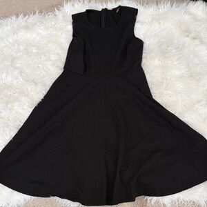 Tamari Elegant Black Sleeveless Dress
